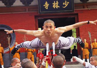 硬气功·乱枪刺身